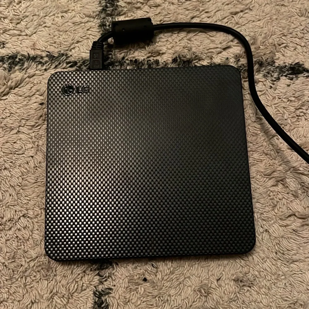 LG Ultra Slim Portable DVD Writer - Picture 2 of 4